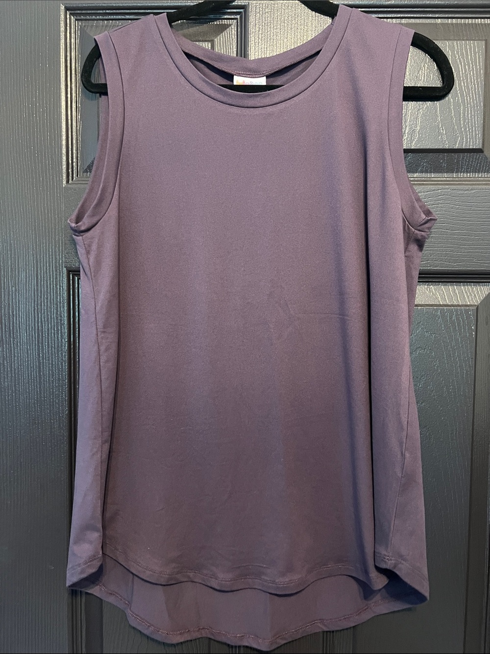 LuLaRoe COCOA SLEEVELESS TOP - medium